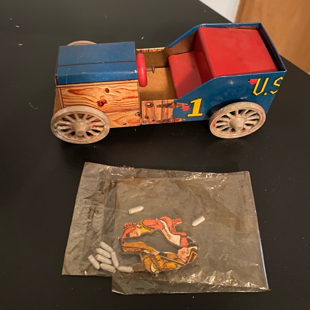 💚 U.S.  METAL MFG CHAMPION DERBY RACER SOAP BOX TIN LITHO MODEL w/ passengers
